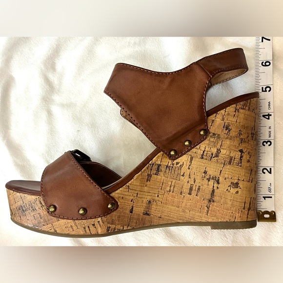 Mossimo Supply Co Brown Wedge Sandals with Buckle Detail Women’s Size 9 - Picture 10 of 12